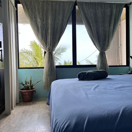 Front Beach Private Room With Shared Bathroom Cancún Eksteriør billede